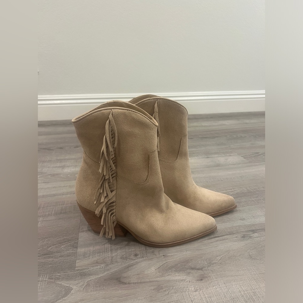 Steve Madden boots - Almost New!